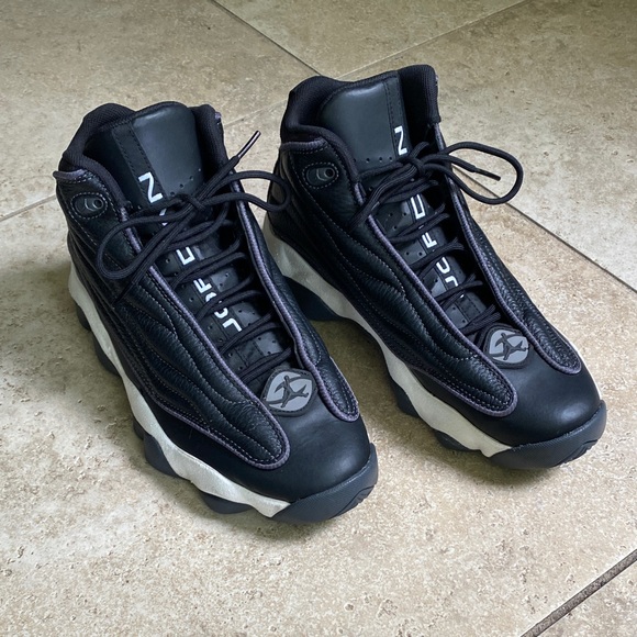 Nike Jordan  Pro Strong Black and White Sneakers - Picture 1 of 16